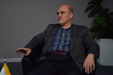 جلاییپور: خالصگرایان دست و پا می زنند تا دولت پزشکیان را پایین بکشند / گروه فشار در دولت احمدی نژاد، ارتزاق دلاری می کرد