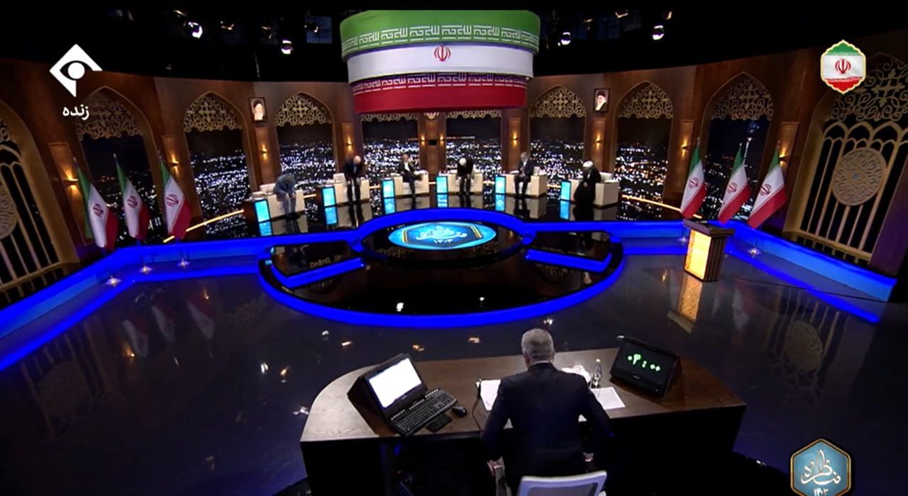 عکس | تصویری از صندلیهای خاص کاندیداهای انتخابات ریاست جمهوری در مناظره صداوسیما