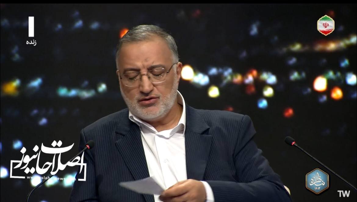 عکس | زاکانی تمام صحبتهای خود را از روی کاغذ میخواند!