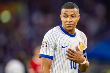 عکس | پایان انتظار رئالیها؛ امباپه با شماره 9 در مادرید عکس | پایان انتظار رئالیها؛ امباپه با شماره 9 در مادرید