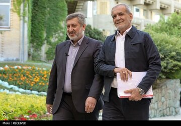 این تصاویر از مسعود پزشکیان را حتما ببینید /دقایقی قبل از مناظره اول انتخابات ۱۴۰۳ این تصاویر از مسعود پزشکیان را حتما ببینید /دقایقی قبل از مناظره اول انتخابات ۱۴۰۳