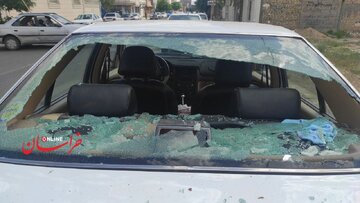تصویری از عراقچی در کنار دکتر ظریف و دکتر پزشکیان در حال اقامه نماز