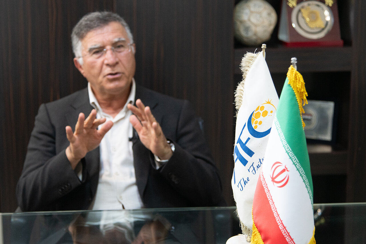 اگر تیمملی محبوب نیست به دلیل اتفاقهای سیاسی است/نسخه عجیب علی دایی برای تحمل انتقادهای کشنده