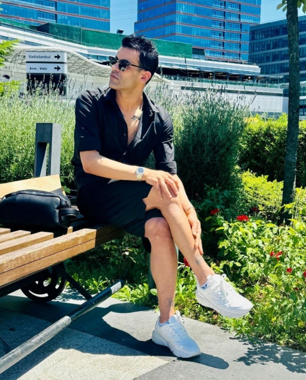 عکس| تعطیلات ستاره پرسپولیس در همسایگی ایران