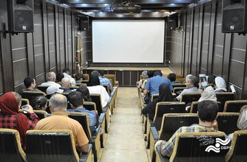 از «همنوایی عاشقانه تا «هولاین در ایران»/ اکران ۶ مستند در سالن حقیقت از «همنوایی عاشقانه تا «هولاین در ایران»/ اکران ۶ مستند در سالن حقیقت