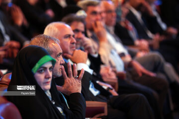 عکسی از مسعود پزشکیان و نوه هاش عکسی از مسعود پزشکیان و نوه هاش