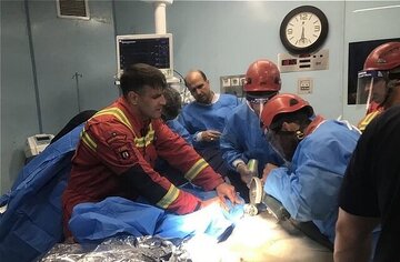 چرخ گوشت دست کودک ۲ ساله را بلعید/ هشدار: عکس دلخراش است چرخ گوشت دست کودک ۲ ساله را بلعید/ هشدار: عکس دلخراش است