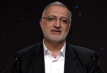 زاکانی: قویترین وزیر کابینه ام وزیر آموزش و پرورش است /مشکلات معیشتی معلمان و بازنشستگان را می توان حل کرد زاکانی: قویترین وزیر کابینه ام وزیر آموزش و پرورش است /مشکلات معیشتی معلمان و بازنشستگان را می توان حل کرد