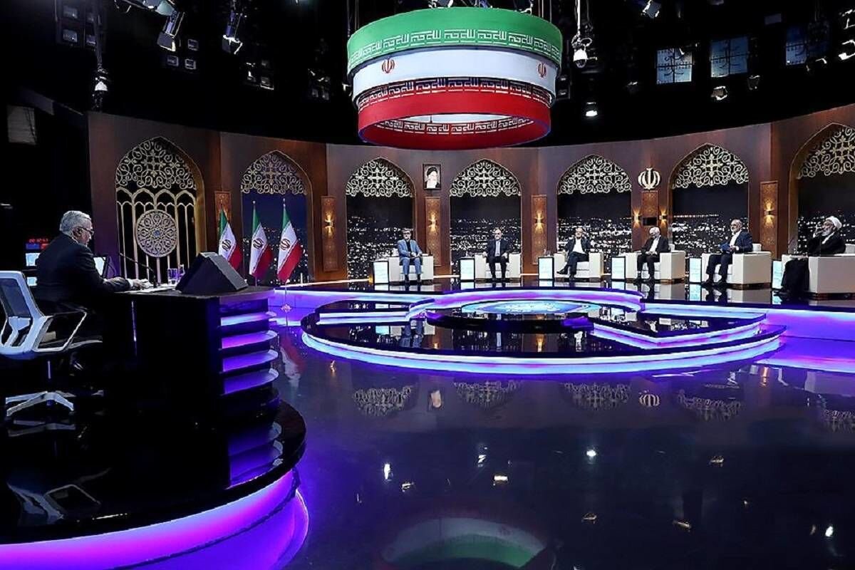 روزنامه جمهوری اسلامی: مناظره کاندیداها نشان داد افراد تاییدصلاحیت شده در اندازه ریاست جمهوری نیستند/ با این ترکیب مشارکت مردمی شکل نمی گیرد
