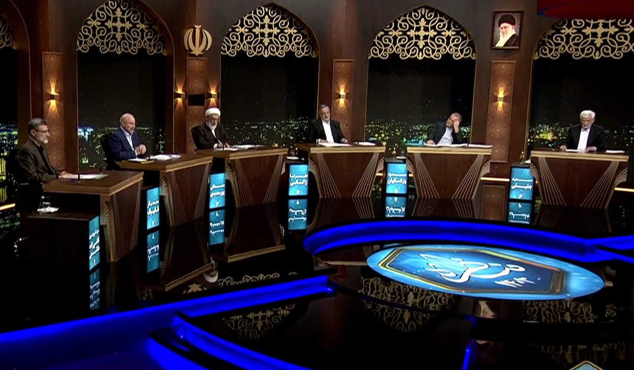 انتقاد صریح از مواضع جلیلی، زاکانی و قاضی زاده درباره برجام و ترامپ /همان منطقی است که قطعنامه ها را کاغذپاره می دانست