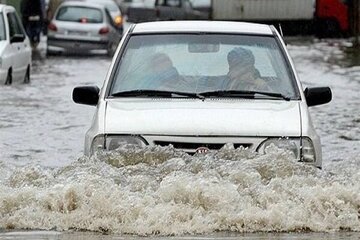 آمادهباش هلال احمر در این استان / شروع عملیات امدادرسانی همزمان با جاری شدن سیل