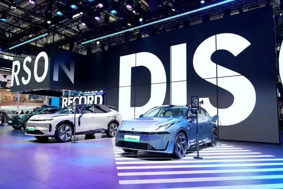 سرمایهگذاری «۱۳هزار همتی» چین روی خودروهای برقی / ۶۳ برابر زیان انباشته خودروسازان ایرانی!