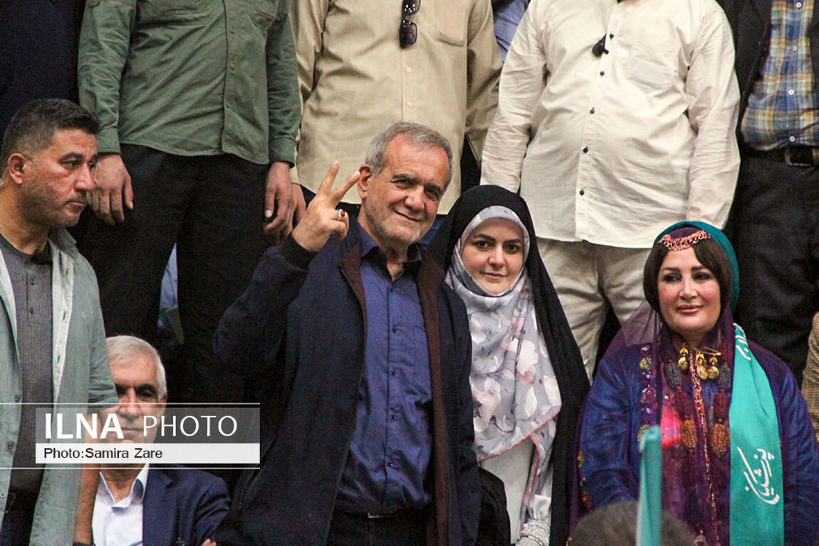 ژست پزشکیان و آذری‌جهرمی در شیراز  خبرساز شد