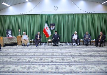 علمالهدی: مسئله حجاب با زور حل نمیشود