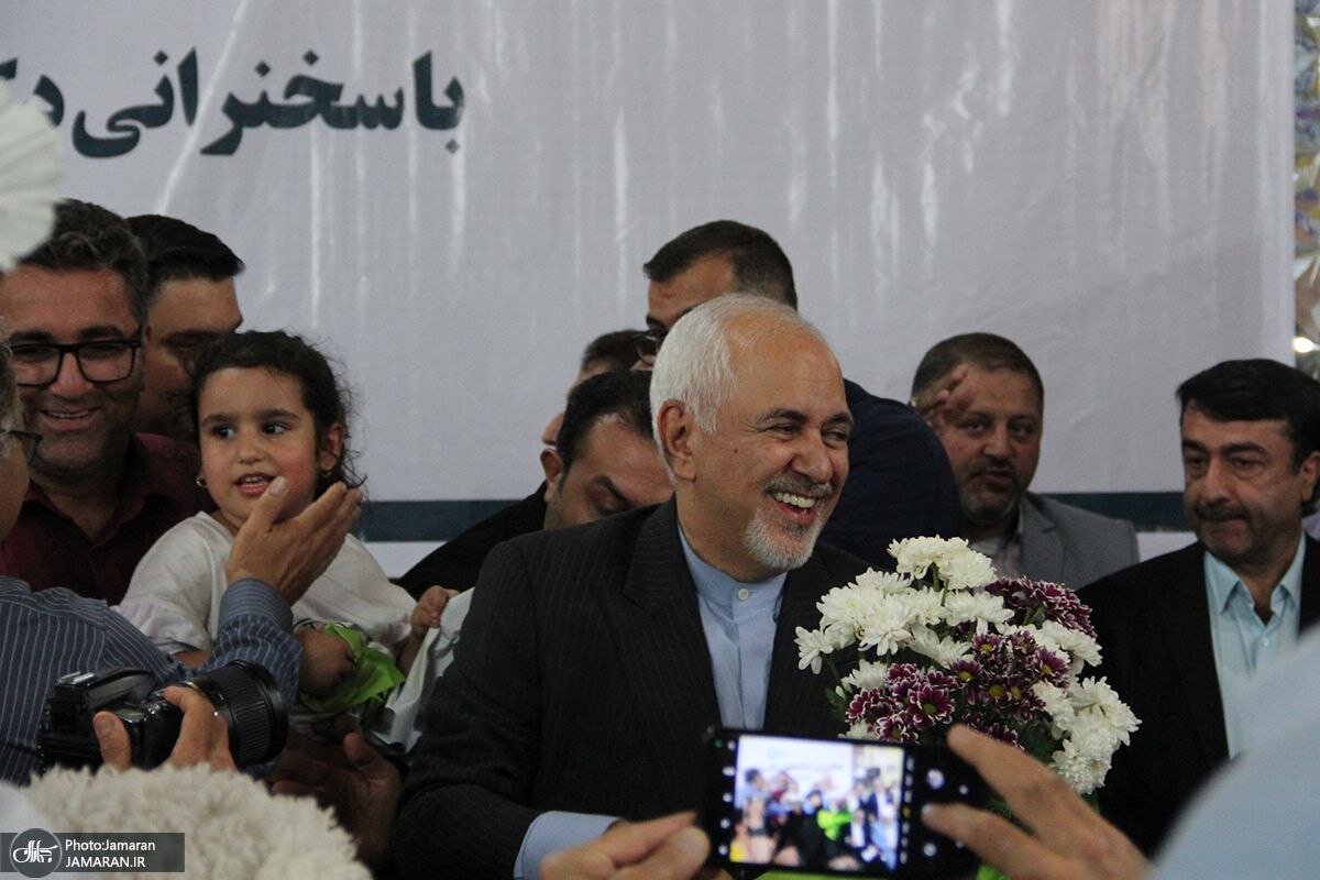 این عکس از ظریف وایرال شده است