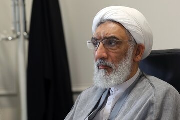پورمحمدی در حسینیه ارشاد رأی خود را به صندوق انداخت + عکس