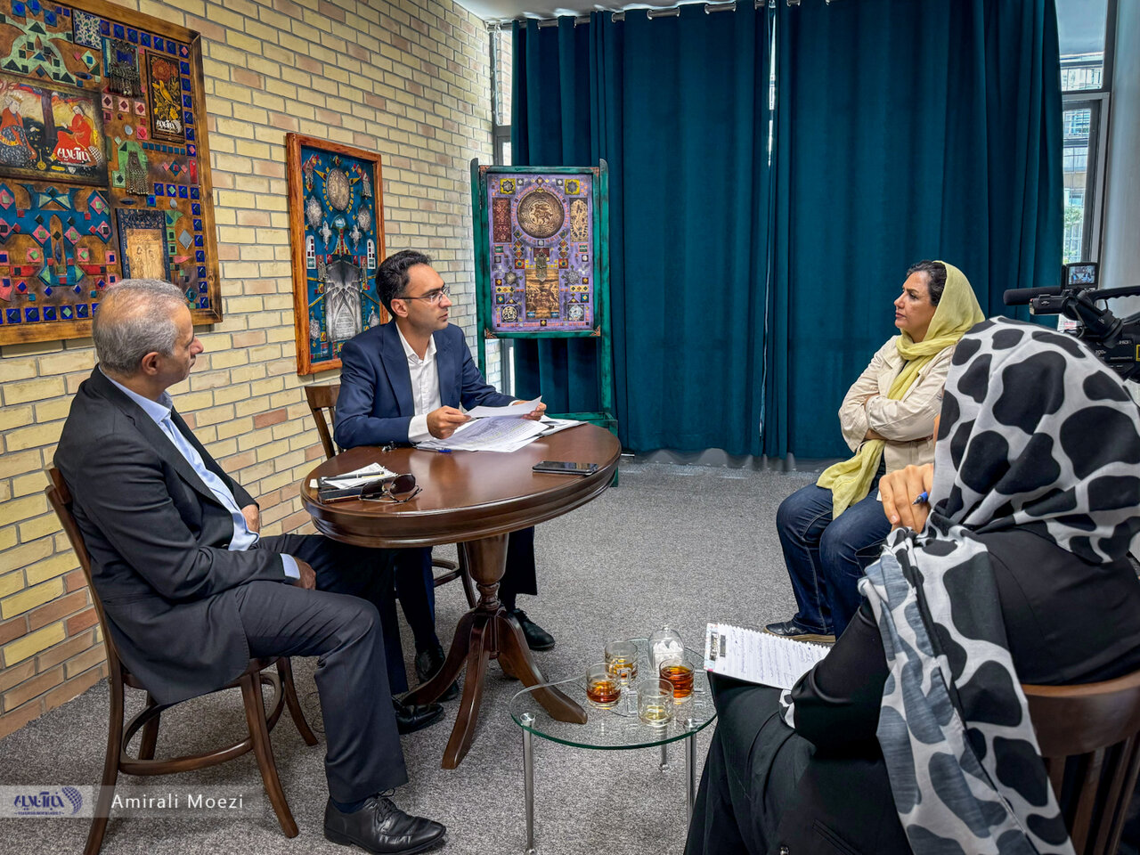 حسینی: میترسیم دولت چهاردهم هم گوشت قربانی اصولگرایان شود / زنگنه: کسی قول حل بحران بورس در کمتر از سه روز را نداد 2