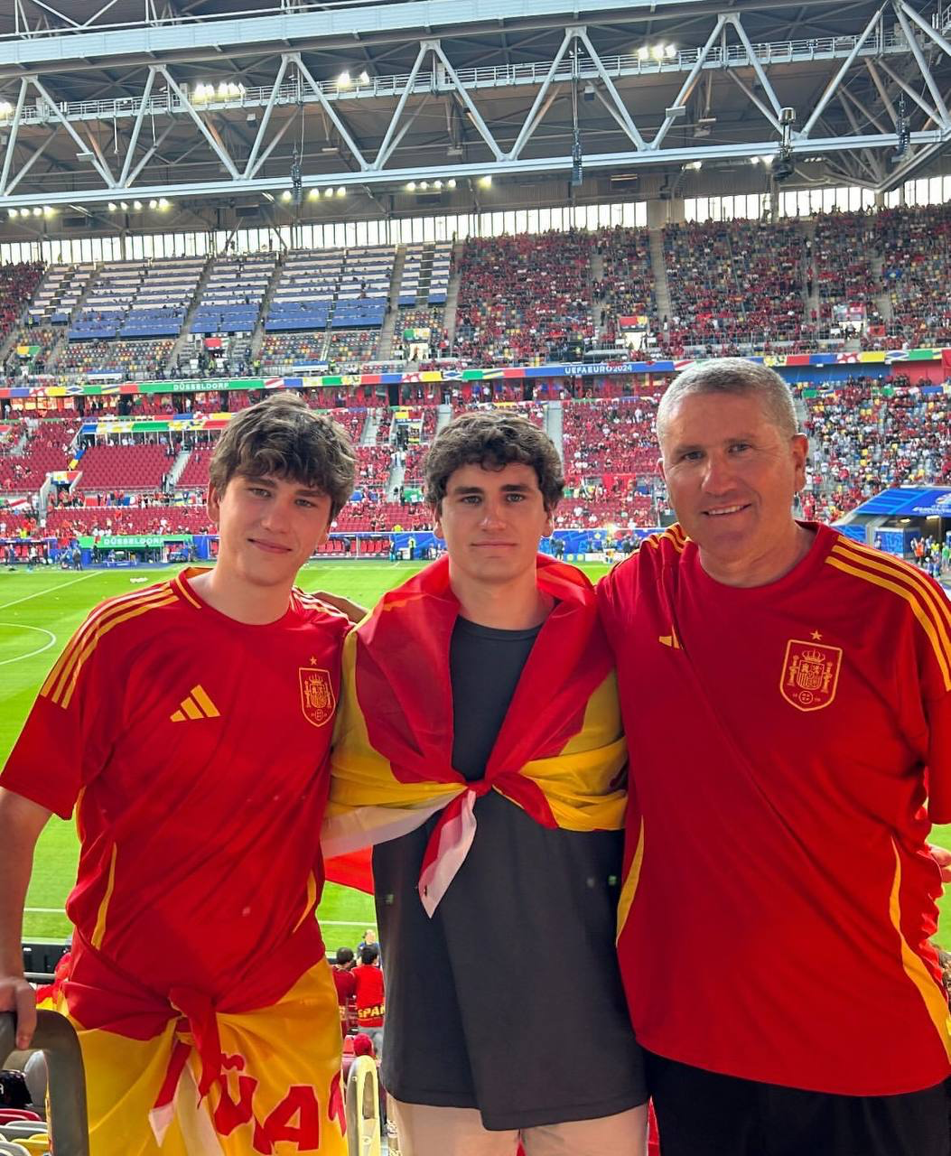 عکس| سرمربی پرسپولیس تماشاگر ویژه یورو