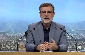 حمله قاضی زاده به پزشکیان و دولت روحانی در ابتدای مناظره پنجم حمله قاضی زاده به پزشکیان و دولت روحانی در ابتدای مناظره پنجم