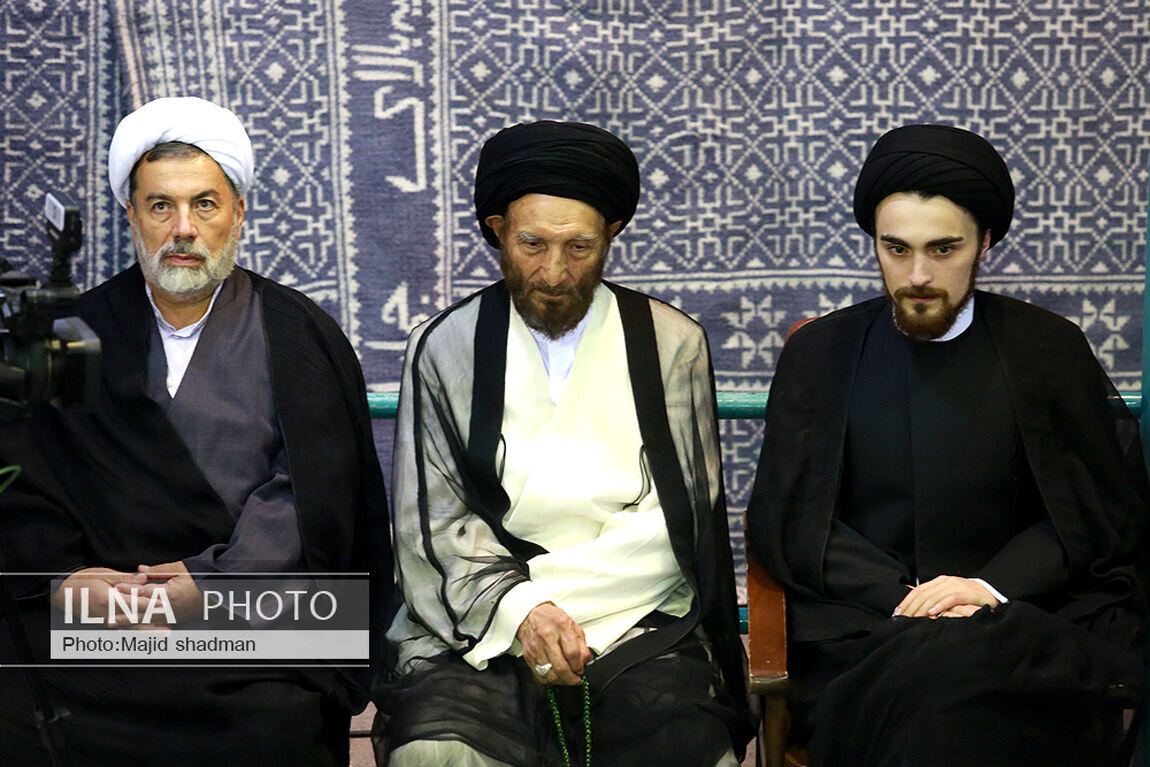 عکسی از پسر سیدحسن خمینی در همایش انتخاباتی روحانیان حامی پزشکیان /وزیر اطلاعات خاتمی هم بود