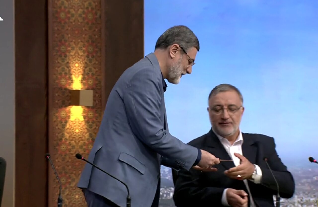 تصاویری از عیدی دادن قاضیزاده هاشمی به کاندیداهای انتخابات
