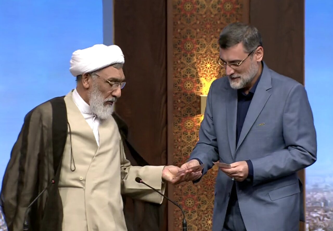 تصاویری از عیدی دادن قاضیزاده هاشمی به کاندیداهای انتخابات