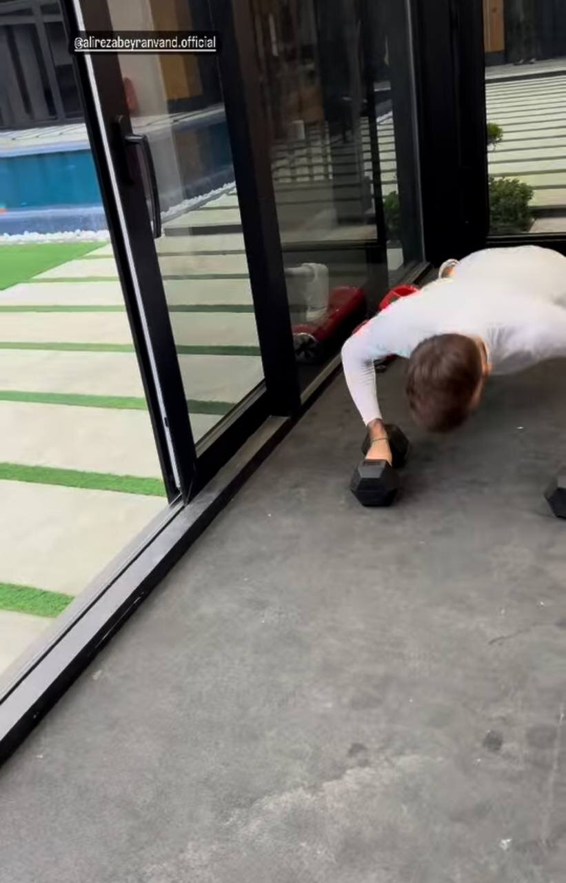 عکس | بیرانوند هماکنون در ویلا مشغول تمرین!