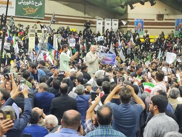 قالیباف: عامل اتلاف فرآوردههای نفتی بیعرضگی است / پناهیان: بیشترین حملات را دشمنان خارجی و دوستان داخلی به قالیباف داشتند / شعار قدیمی برای قالیباف