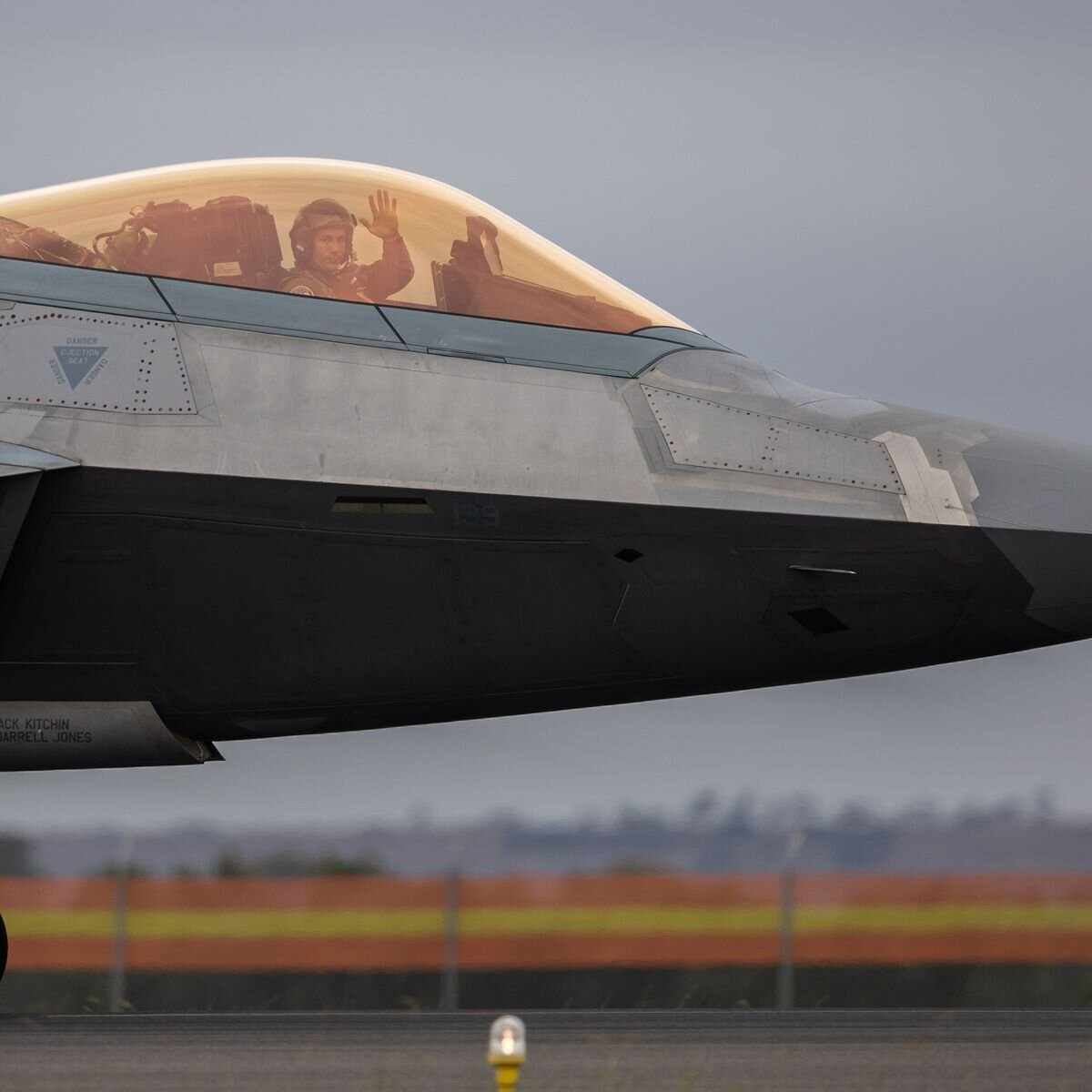 خلبانان جنگنده «اف-۲۲ رپتور» چگونه انتخاب میشوند؟/ آمریکا جنگنده ۱۴۳ میلیارد دلاری خود را به هرکسی نمیدهد!