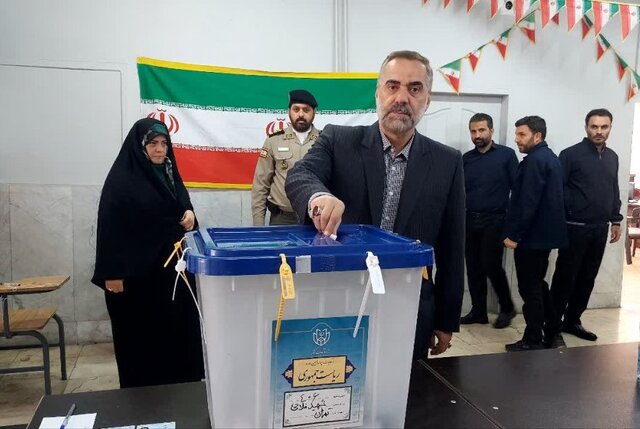 درخواست ویژه دختر آیت الله هاشمی از مردم /معاون روحانی: خواهش می کنم تردید نکنید و رأی دهید /عکسی از وزیر دفاع با پوشش متفاوت