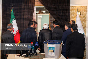 انتخابات چهاردهمین دوره ریاست‌جمهوری در تهران - ۱
