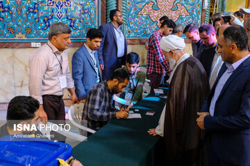 انتخابات چهاردهمین دوره ریاست‌جمهوری در تهران - ۱
