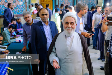انتخابات چهاردهمین دوره ریاست‌جمهوری در تهران - ۱