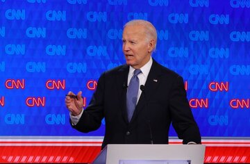 نیویورکتایمز: بایدن در حال بررسی ادامه یا خروج از کارزار انتخابات است نیویورکتایمز: بایدن در حال بررسی ادامه یا خروج از کارزار انتخابات است