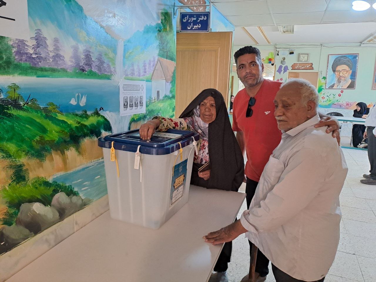 تصاویری از پویش «بعلاوه یک» سایت رهبری