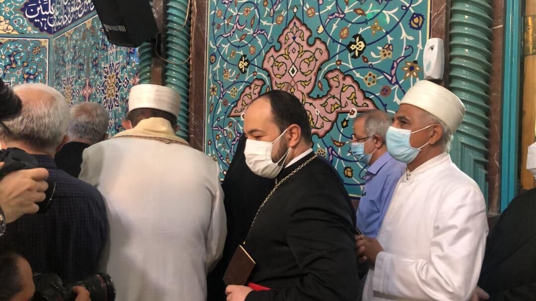 عکس | حضور کلیمیان در حسینیه ارشاد برای شرکت در انتخابات