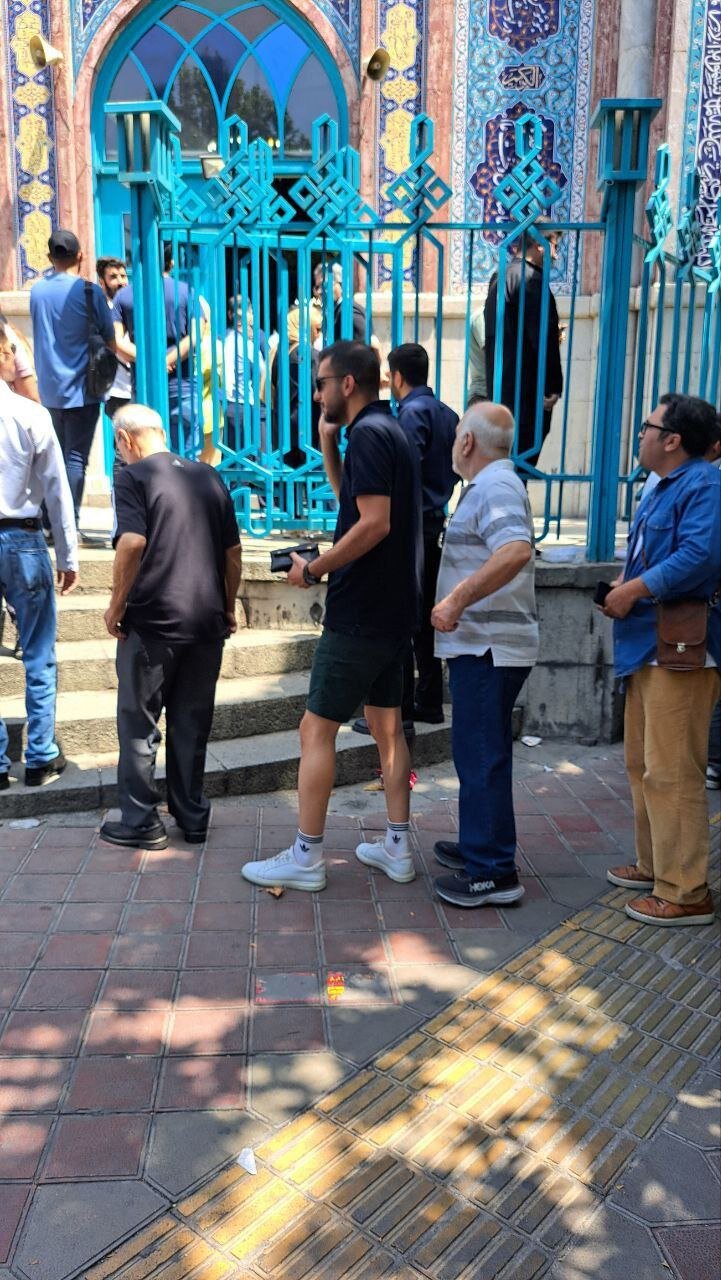 آقای پزشکیان به کی رأی دادی؟ /پوشیدن شلوارک کار دست یک شهروند داد /پیرمرد ۱۱۵ ساله با عصا پای صندوق آمد /حاشیه های انتخابات ۸ تیر