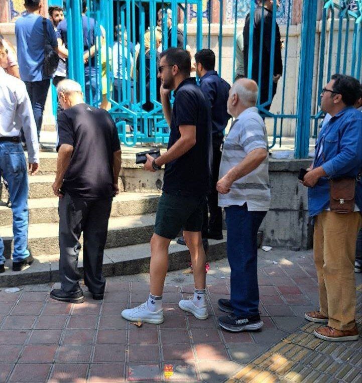 رأی دادن با شلوارک در ایران ممنوع در لاهه و استانبول آزاد +عکس