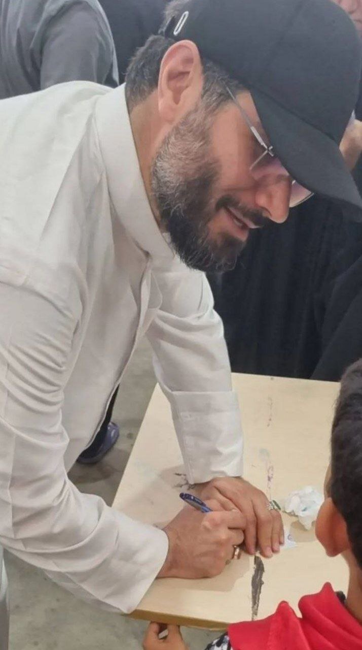 حضور مداحان و سخنرانان در پای صندوق های رأی/ از علیرضا پناهیان تا میثم مطیعی