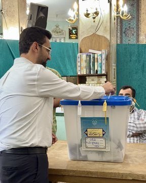 آذری جهرمی و ظریفیان رأی خود را به صندوق انداختند / گرامی مقدم: احتمالا مشارکت بالای 55 درصد است 2