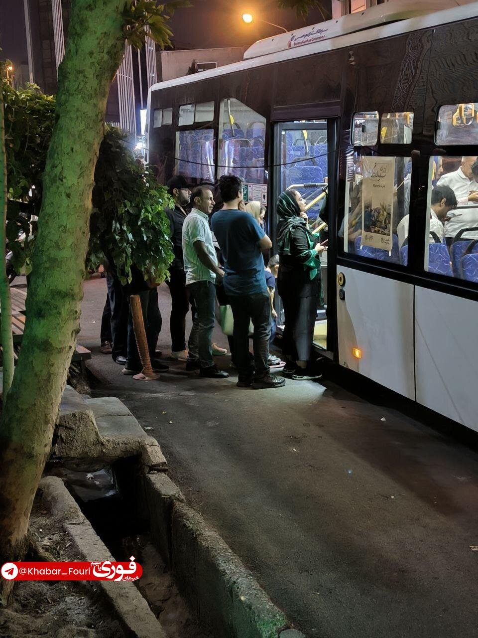 استقرار اتوبوس سیار برای رأی گیری در این منطقه تهران+ عکس