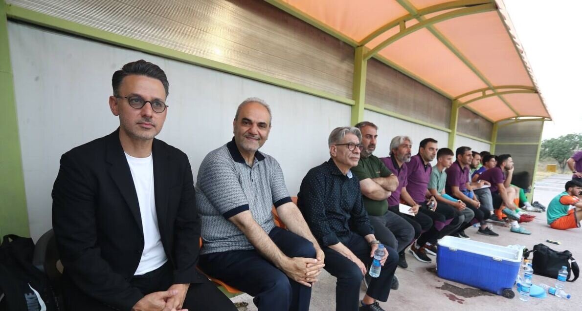 عکس| جواد خیابانی روی نیمکت تیم تهرانی