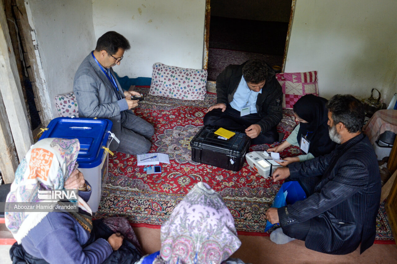 این تصاویر از انتخابات ریاست جمهوری دیدن دارد /رأی دادن در شرایط سخت