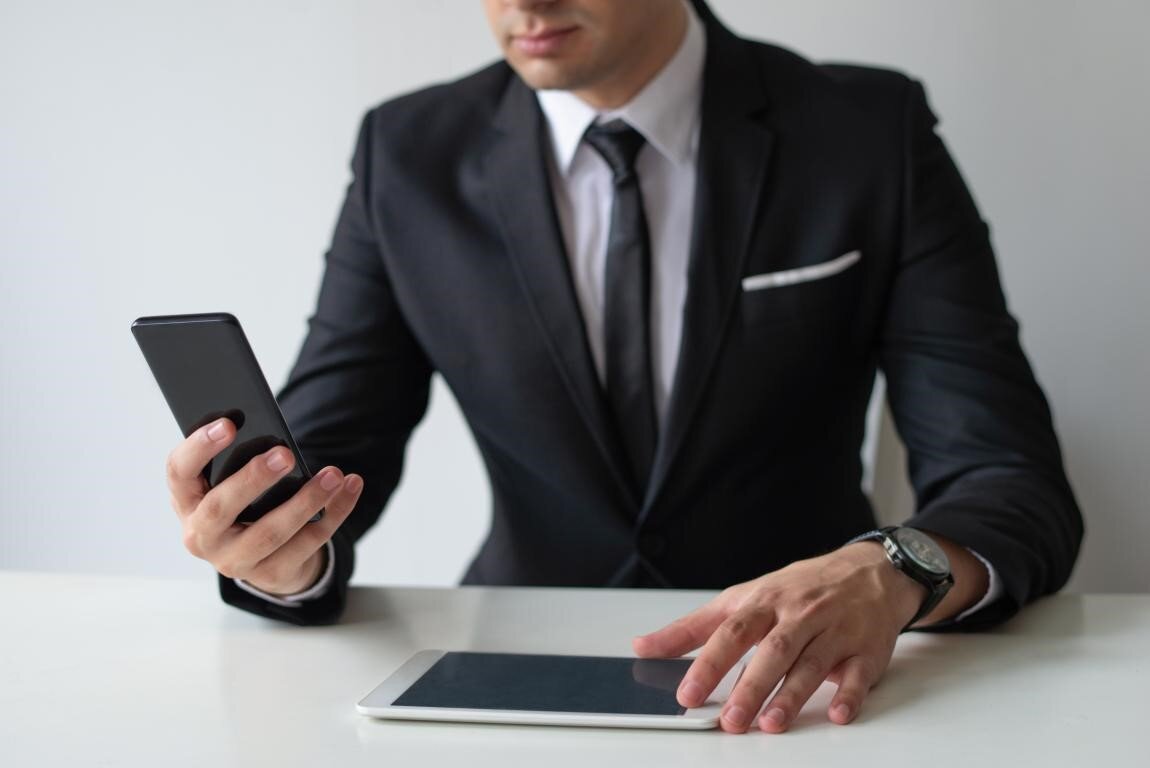 مشاوره حقوقی تلفنی: راهحلی راحت و سریع برای مسائل حقوقی مشکل