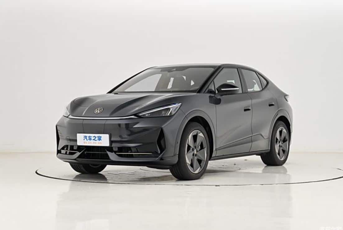 همکاری فولکس واگن و شریک کرمانموتور به تولید این شاسیبلند جذاب انجامید /عکس