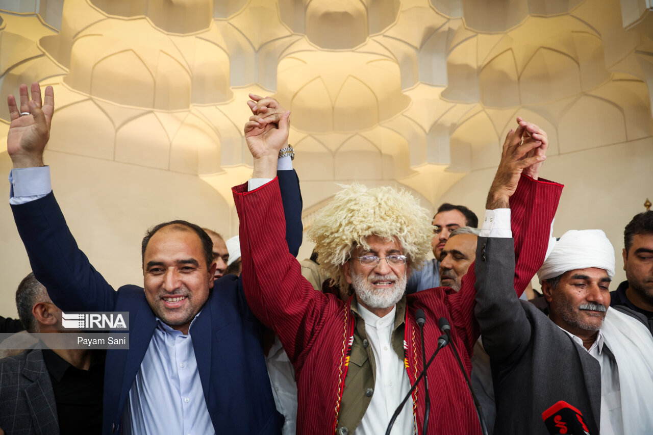 عکسی از لباس جدید سعید جلیلی در سفر انتخاباتی 2