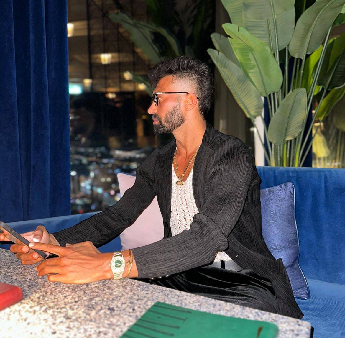 عکس | تیپ متفاوت رامین رضاییان با ساعت ۴/۵ میلیاردی