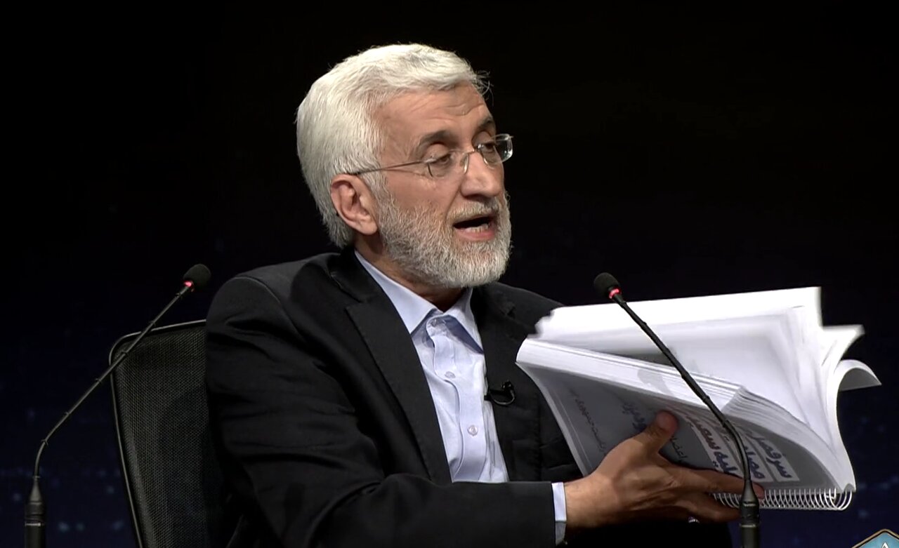 آقای جلیلی بااینهمه دیدار مردمی یا قدرت اقناع ندارید یا سولیلوگ میکنید/ آقای پزشکیان خلاصه فیلتر را برمیدارید یا با پروتکلهای جهانی ادامه میدهید