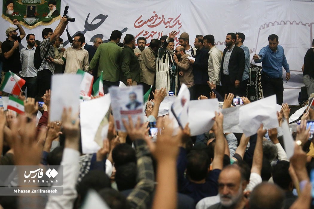 عکس جالب از لباس امروز سعید جلیلی در سفر انتخاباتی