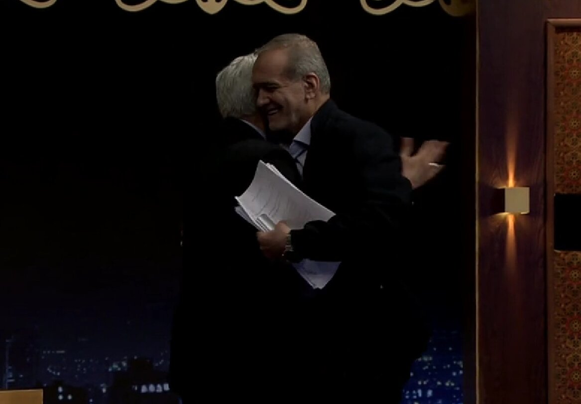 آقای جلیلی بااینهمه دیدار مردمی یا قدرت اقناع ندارید یا سولیلوگ میکنید/ آقای پزشکیان خلاصه فیلتر را برمیدارید یا با پروتکلهای جهانی ادامه میدهید